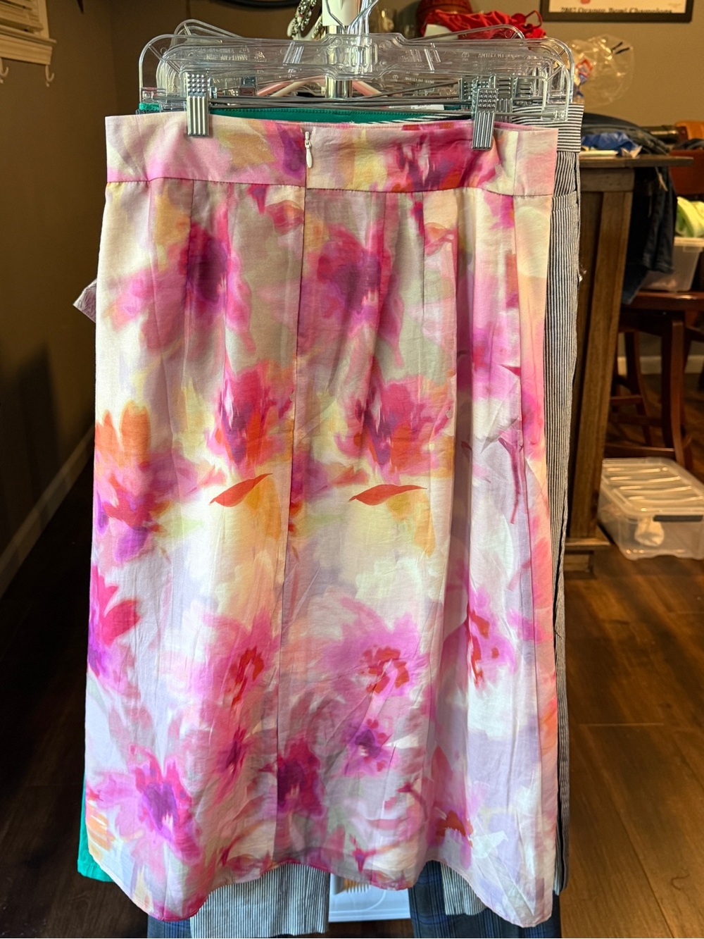 Ann Taylor Pink and Coral Watercolor A-Line Skirt. Could fit size 4